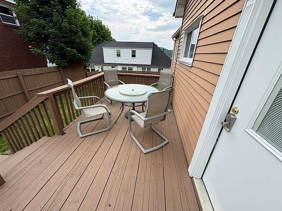 4th image of 558 1st St