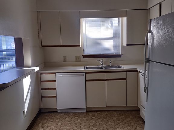 5th image of 12760 Saint James Pl APT D