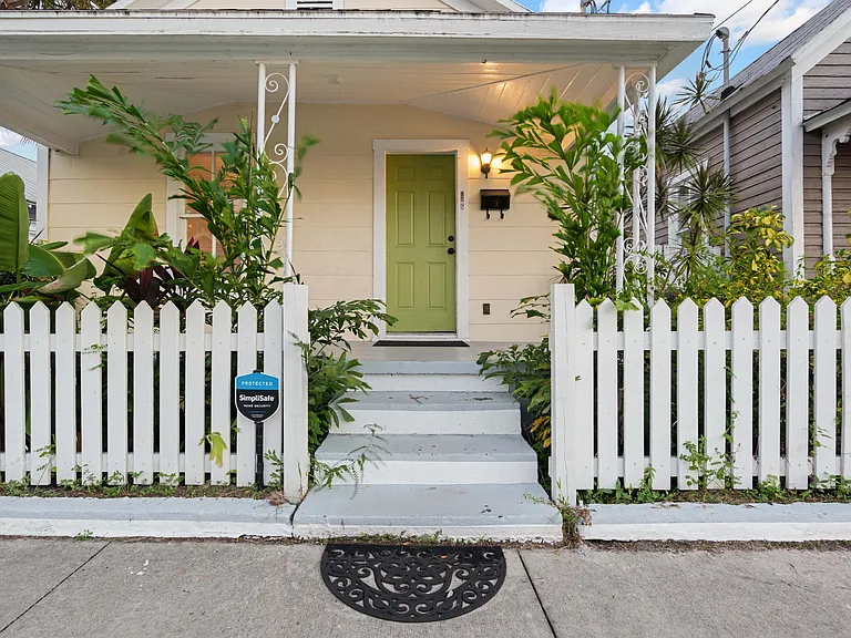 2205 E 5th Ave — Photo 3