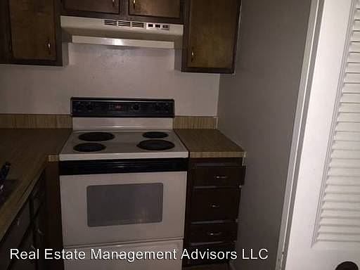 2nd image of 1034 Gum Pl #B