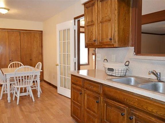 2nd image of 409 Willow Way