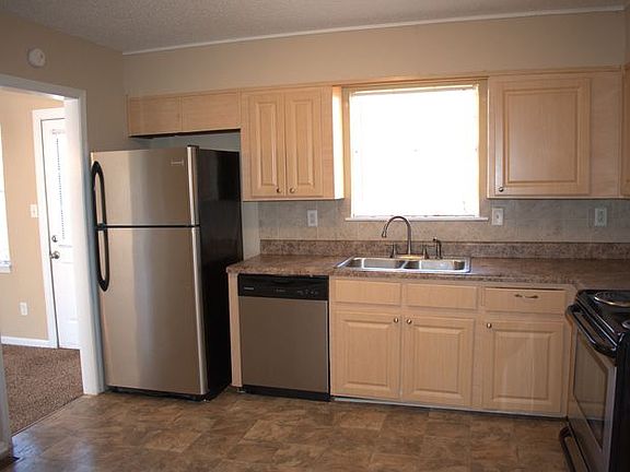4th image of 1204 Westridge Ln