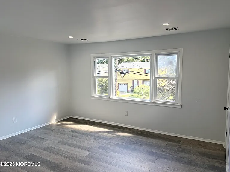55 Chapin Ave #2 — Photo 5