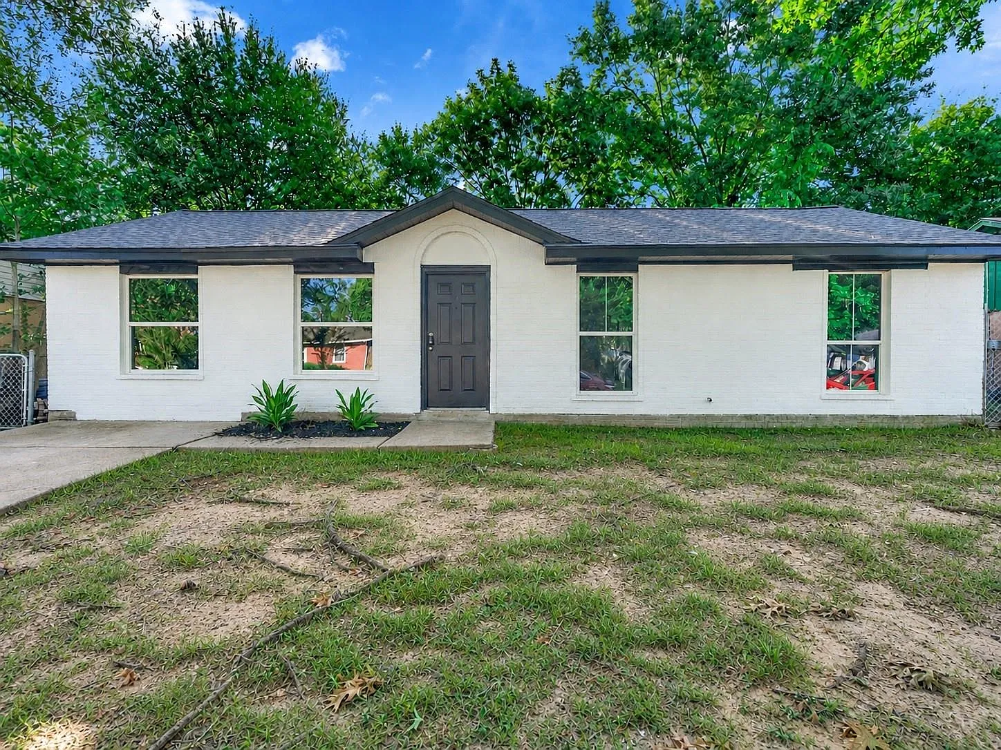 3 bed, 1.0 bath, 1125 sqft, $1,500 — Photo 1