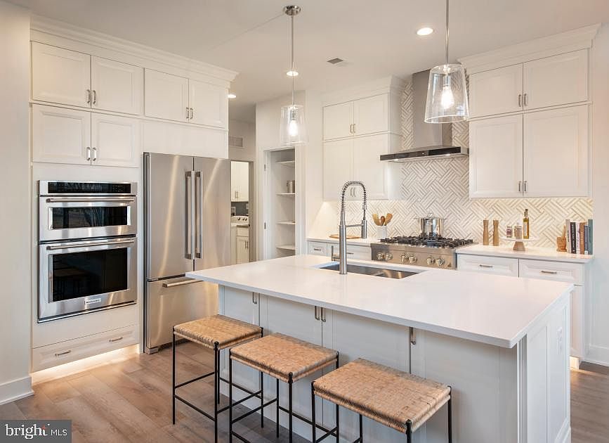 1st image of LOT 9 629 Regency Blvd