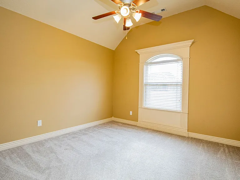 2308 Chinquapin — Photo 13