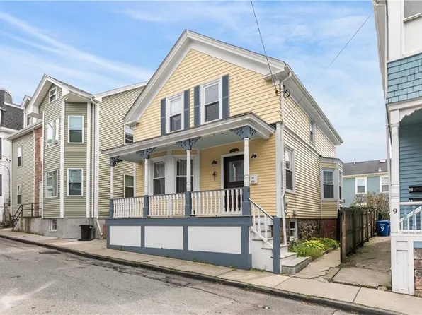 11 Ann St, Newport, RI 02840