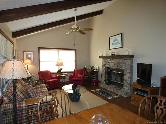 5th image of 401 Eagles Nest Ct S