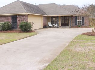 221 Oak Park Xing, Pearl, MS 39208