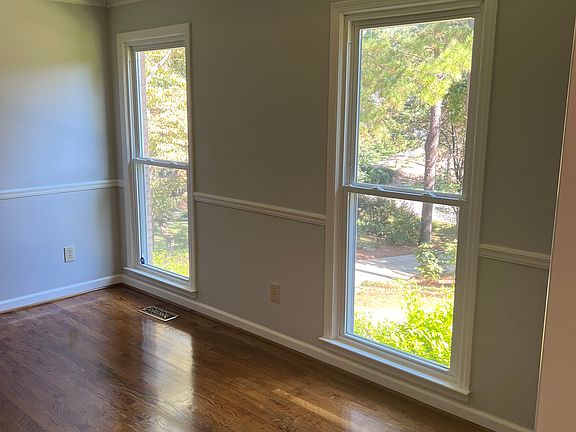 5th image of 134 Cedar Cove Dr