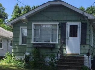 10 W Walnut St, Metuchen, NJ 08840