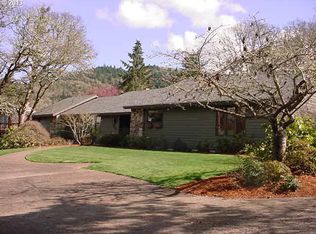 383 Thora Circle Dr, Winchester, OR 97495