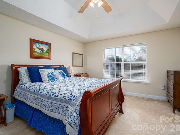 3rd image of 104 Lakewood Dr