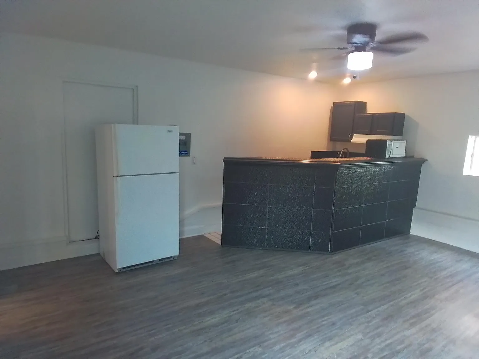 Studio, 425 sqft, $1,800 — Photo 4