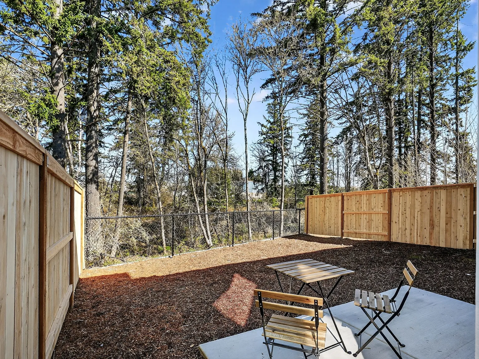 4 bed, 2008 sqft, $6,000 — Photo 3