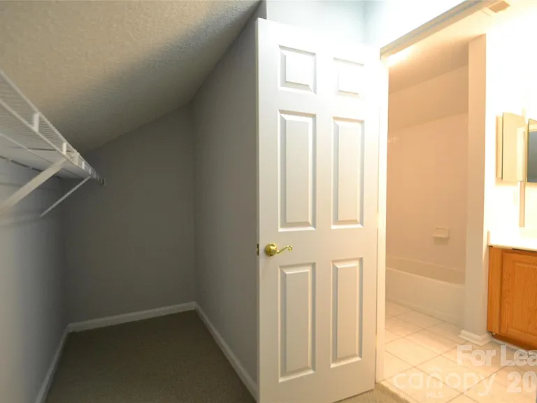 8035 Sultana Cir — Photo 30