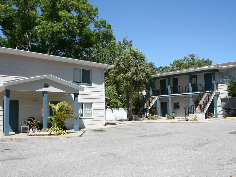 1460 E Bay Dr #7 — Photo 2