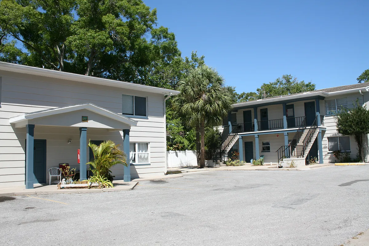 Building Photo - 1460 E Bay Dr #7