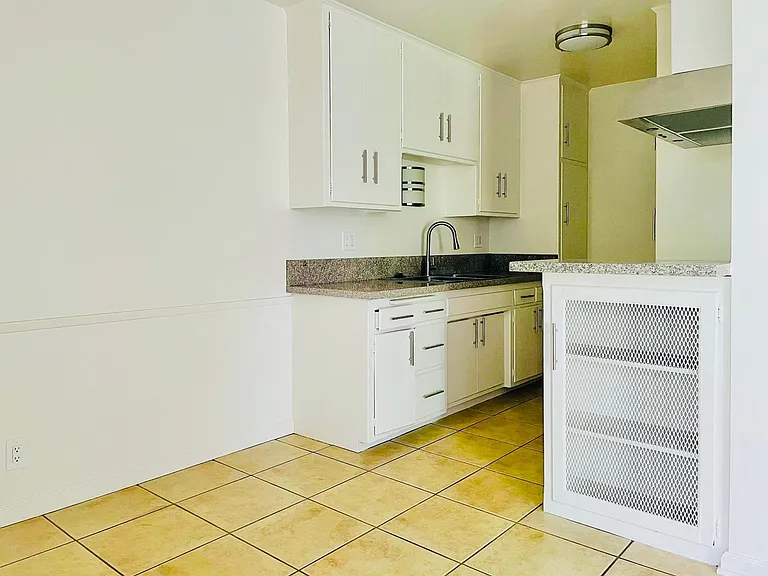 405 N Marengo Ave #11 — Photo 11