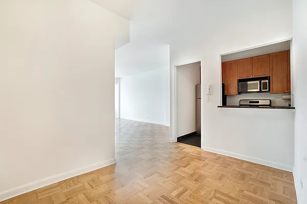 Rented by Bond New York | media 26