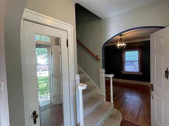 Entry way Fresh paint