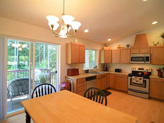 5th image of 670 E Timberlake East Dr
