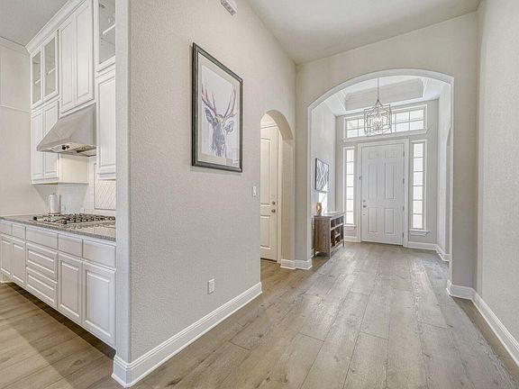 3rd image of 1820 Ficuzza Way