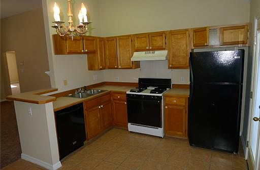 3rd image of 14154 Cherry Ct