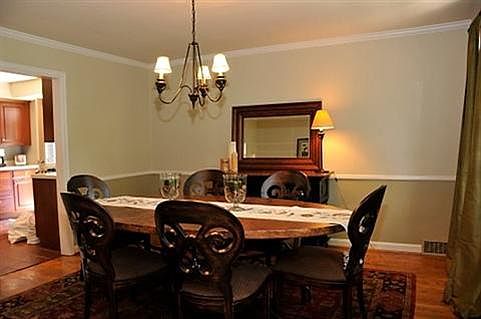 3rd image of 5625 Woodsway Dr
