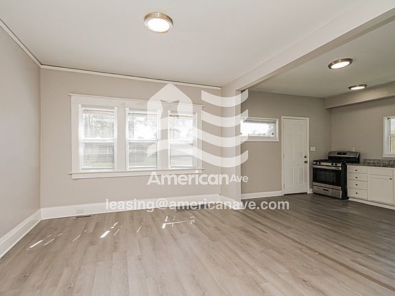 854007_005_dining_room_5.jpg