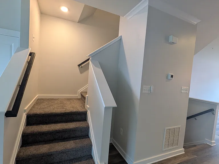 1121 Lawler Dr — Photo 16