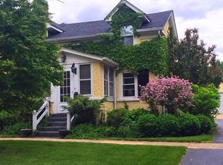 714 S 6th Ave, St Charles, IL 60174