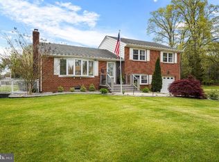 6 Smallwood Ln, New Castle, DE 19720