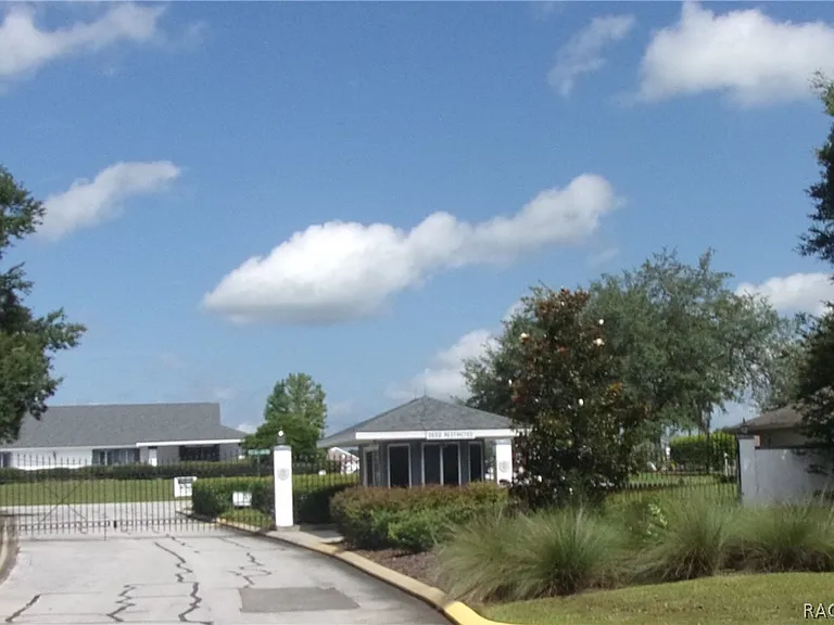 10494 S Drew Bryant Cir — Photo 35