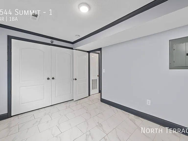 4544 Summit St #1 — Photo 7