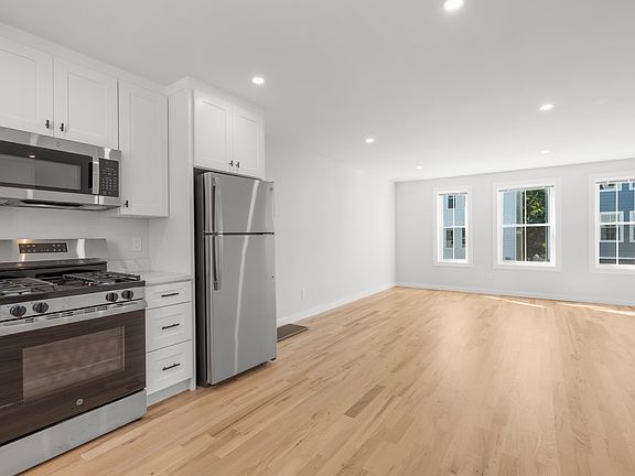 5th image of 14 Taylor St #8