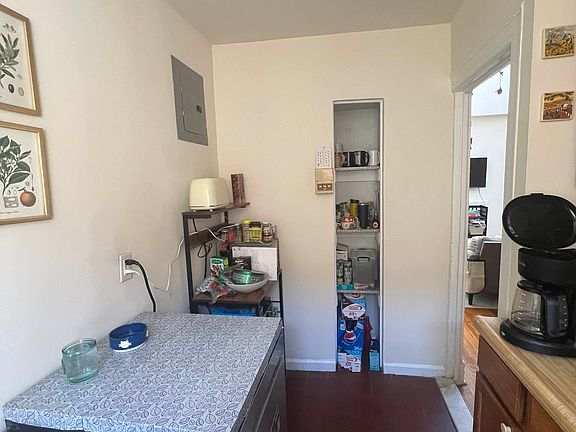 4th image of 360 E 50th St APT 5C