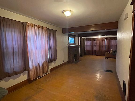 3rd image of 461 Dartmouth Ave