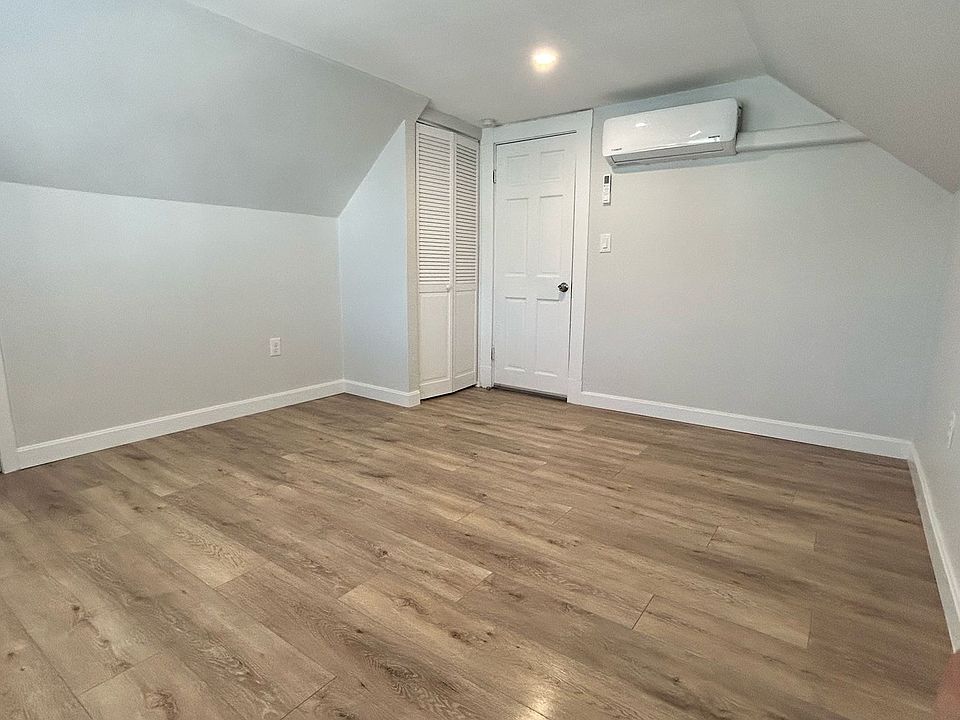 1st image of 15 Moore St #3