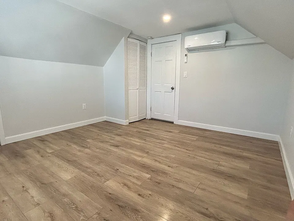 15 Moore St #3