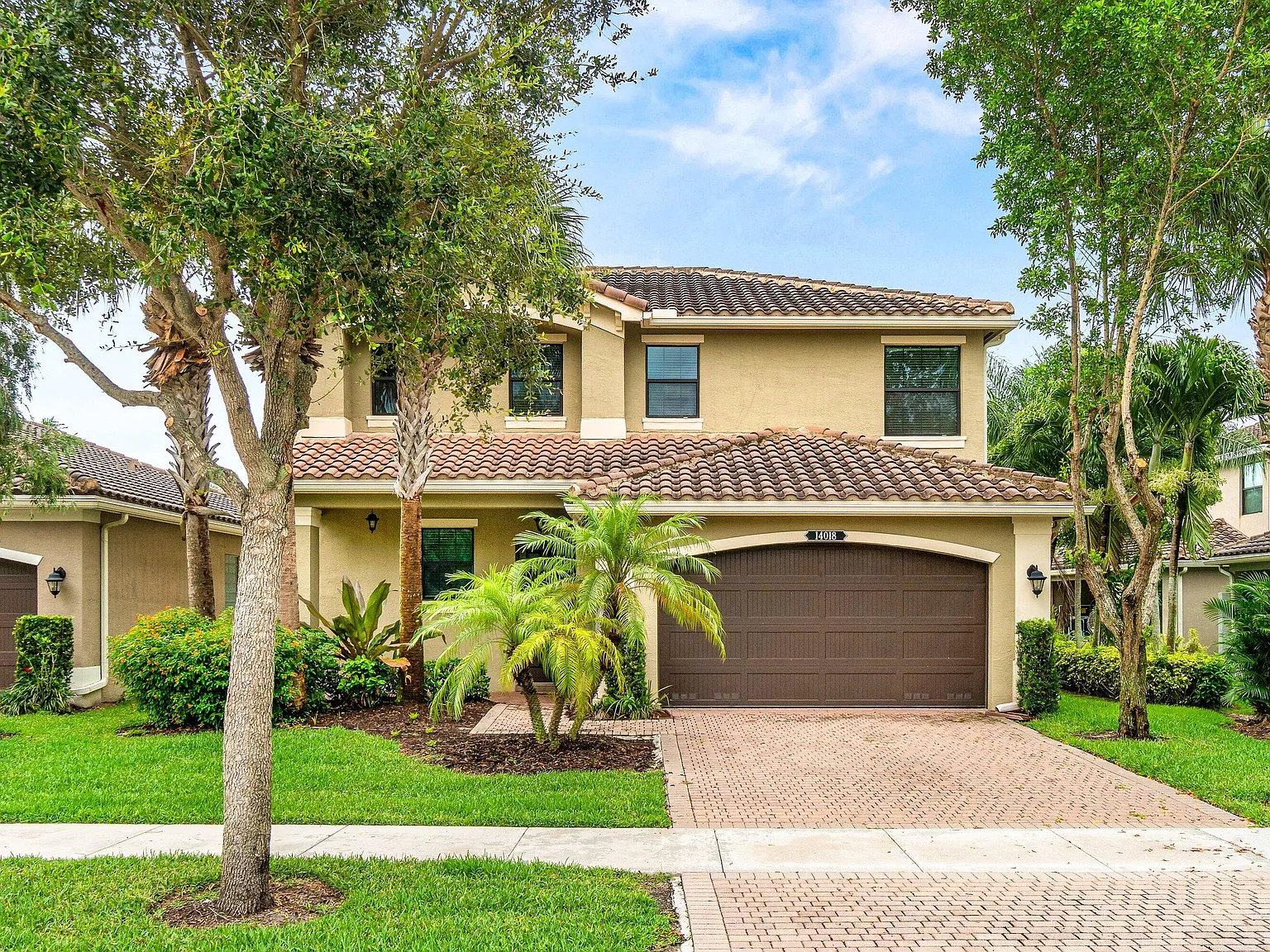 4 bed, 3.0 bath, 2305 sqft, $5,100 — Photo 3