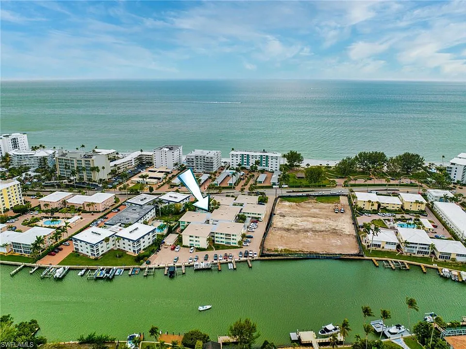 1950 Gulf Shore Blvd N #113