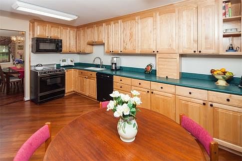 5th image of 600 Giffin Ct