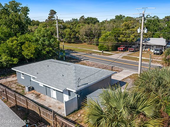 5th image of 825 N Carpenter Rd