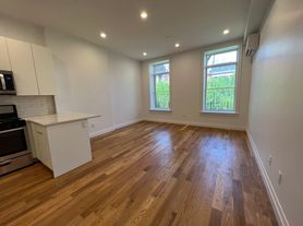 358 W 123rd St, New York, NY