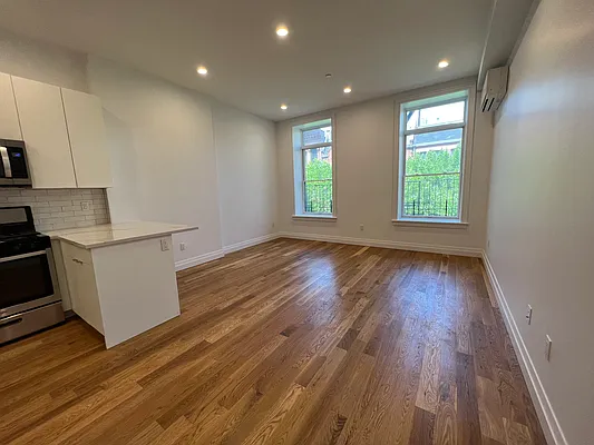 Rented by Oxford Property Group | media 27