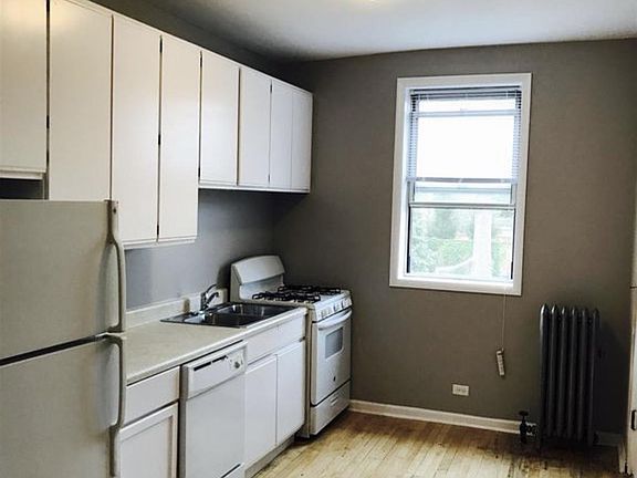 5th image of 3932 N Keeler Ave #822