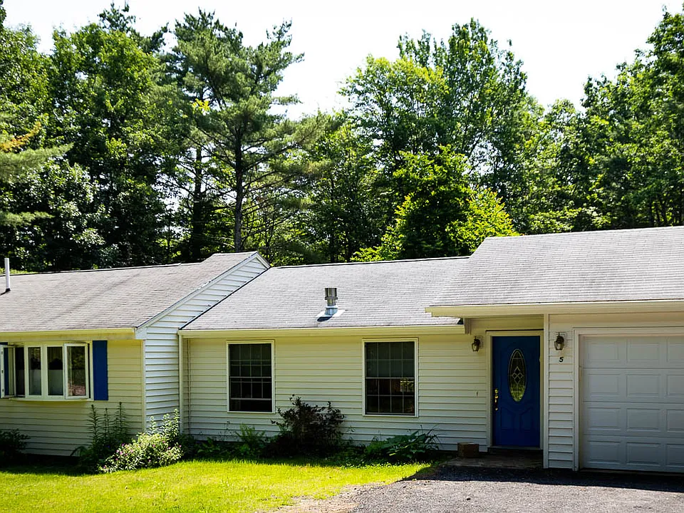 5 Evergreen Dr
