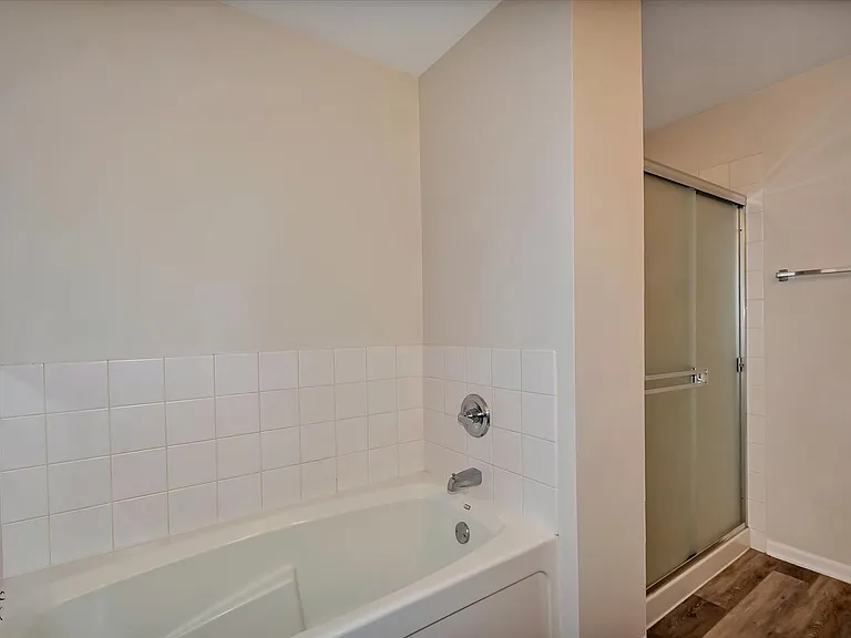 582 Declaration Ln — Photo 12