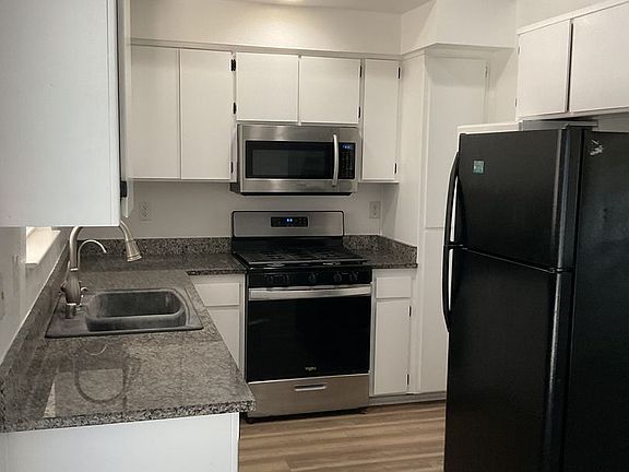 2nd image of 1068 Lupin Ave